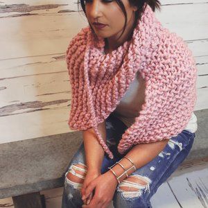 Loopy Mango Chunky Shawl in Rose